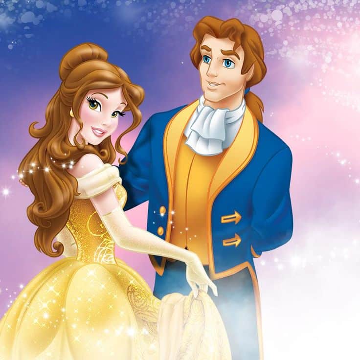 Belle dan Adam dari Beauty and The Beast sedang menikmati romantisme berdua