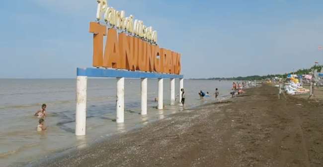 Pantai Tanjung Pakis